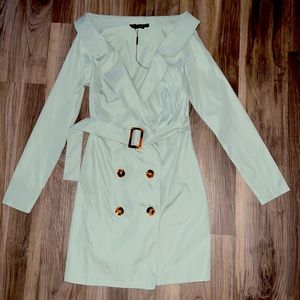 Pretty Little Things, Size 2, Mint color